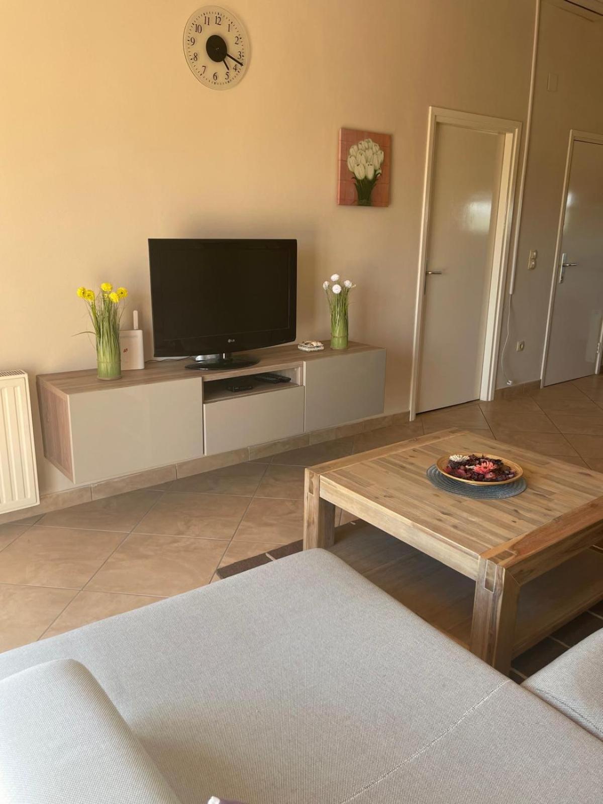 Neli Apartment *